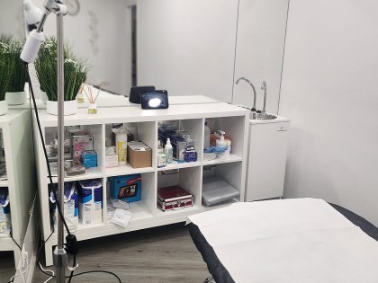 Lavamanos autónomo instalado en cliente